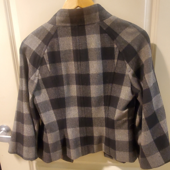 Jacket - Picture 3 of 4